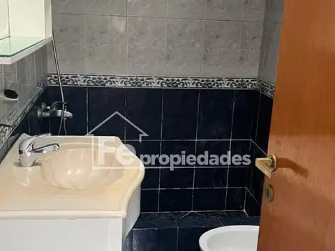Depto Tipo Casa en Alquiler con 1 cocheras