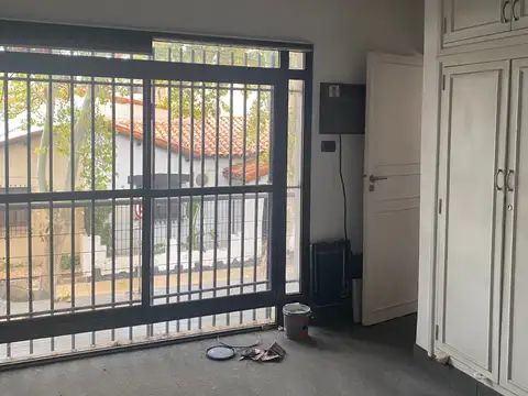 Casa 7 ambientes con 2 baños