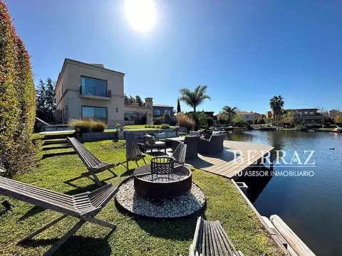 Casa venta 8 ambientes al agua en barrio La Laguna Rincón de Milberg Lote de 880 m2