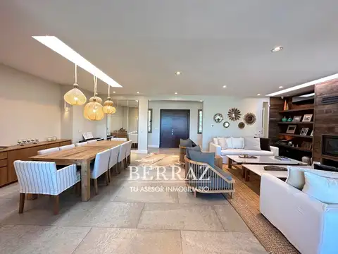 Casa 8 ambientes con 5 baños