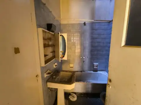 Casa 7 ambientes con 2 baños