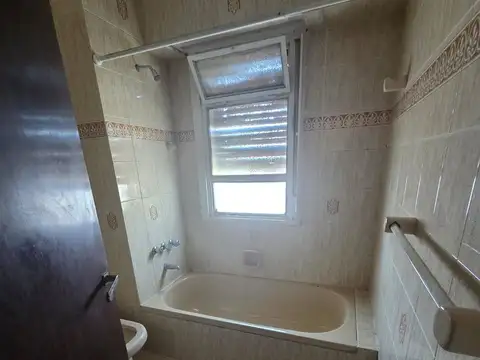 Departamento 5 ambientes con 1 baño