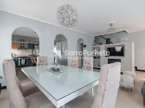 Casa 4 ambientes con 2 baños