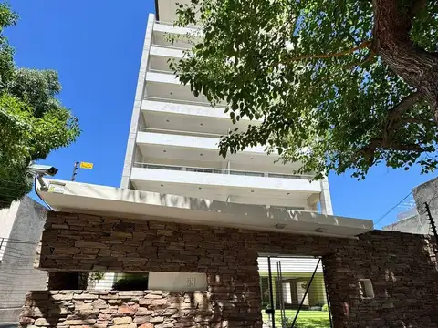 Departamento Quinta Sección / Edificio H