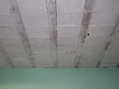 7 2300