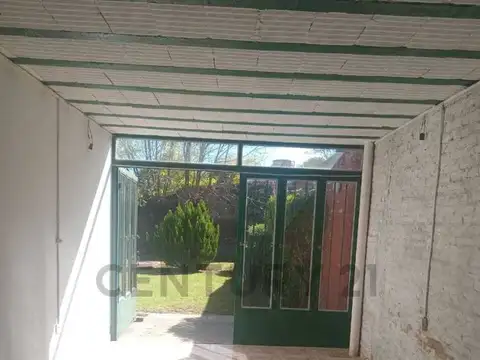 Casa 5 ambientes con 2 baños