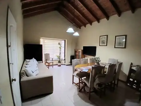 Casa en Venta en Barrio Jardin Luzuriaga, USD 105.000