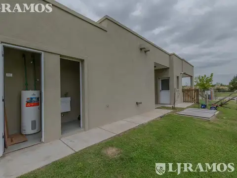 Casa 5 ambientes con 2 baños