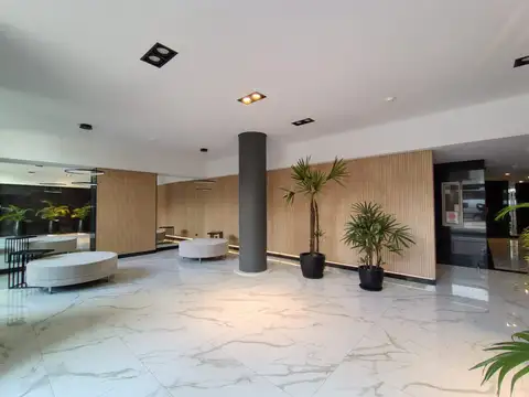 HERMOSO DEPTO CONTRA FRENTE - ORIENTACION “OESTE” MUY LUMINOSO - REGIO EDIFICIO CON SUM Y GYM