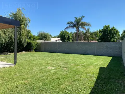 Casa en Venta con 2 cocheras