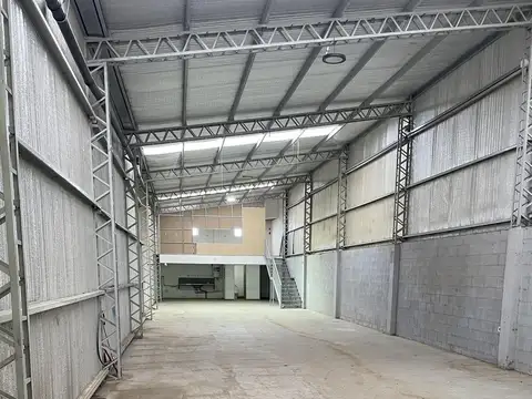 Galpon en Alquiler 40  mts Frente
