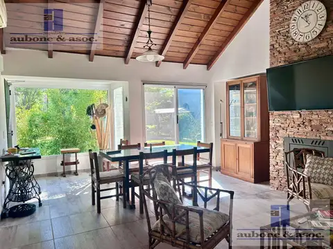 Encantadora casa de campo contemporánea, luminosa y totalmente renovada