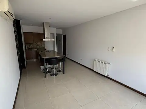 Departamento en Alquiler en Castelar Norte, $ 700.000