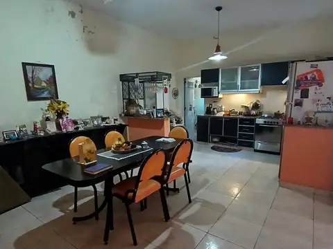 Depto Tipo Casa en Venta con 1 cocheras
