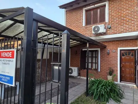 CASA PH  COCHERA Y JARDIN  EN CIUDAD EVITA