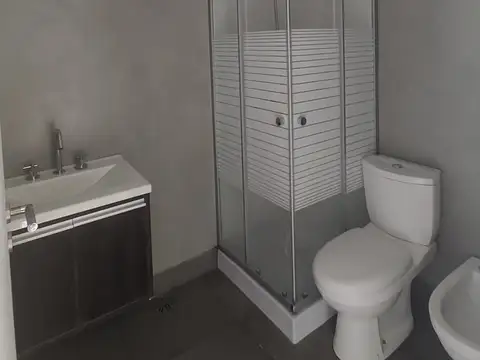 Estados Unidos 3000, Piso 1