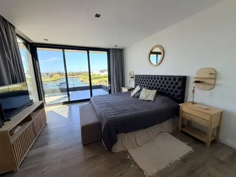 Casa al agua con pileta Virazon