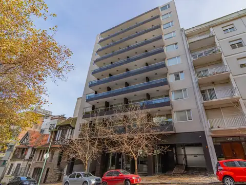 Semipiso de 3 ambientes con dos cocheras en venta