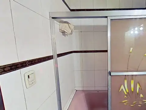 Casa en lote propio. 364 m2/ 190 m2 cubiertos