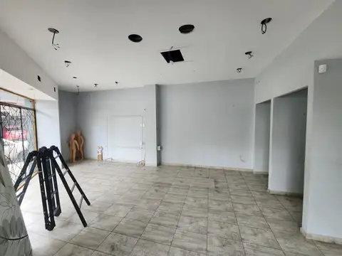 Local en Alquiler en Parque Chas, $ 1.200.000