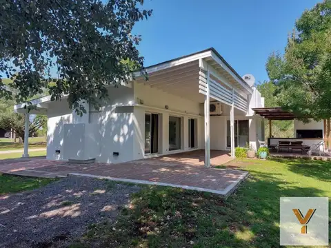 Casa en Venta en Los Hornos, USD 210.000