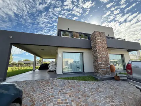 Casa en Venta en Santa Rita, USD 319.000