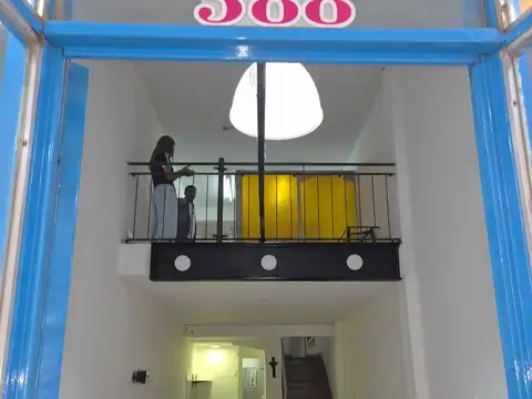 Local comercial  y oficina/deposito en tres plantas