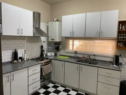 Depto Tipo Casa 5 ambientes con 2 baños
