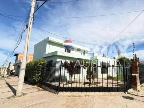 Casa tres dormitorios Avenida Polonia