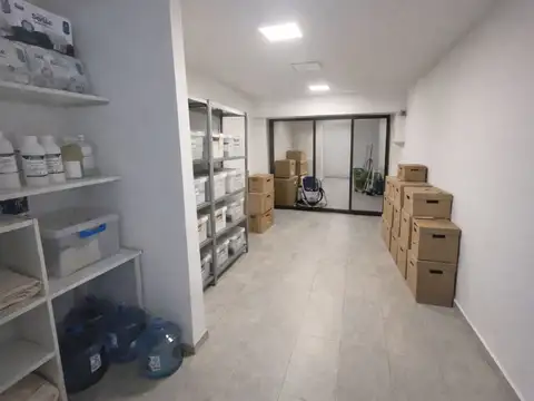 VENTA CASA EN UNIÓN, 8 DORMITORIOS, GARAJE, FONDO