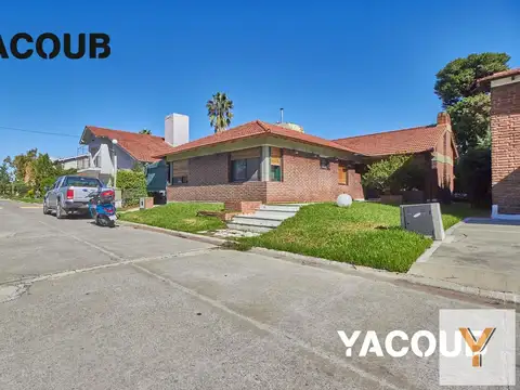 Casa en venta - 4 Dormitorios 2 Baños - Cocheras - 375Mts2 - El Venado I, Esteban Echeverría