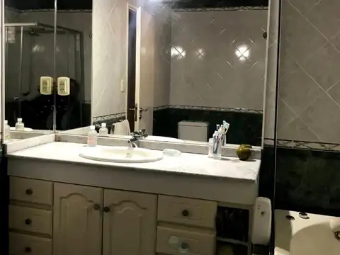 Importante inmueble 27 de febrero 5300 Dos casas en una