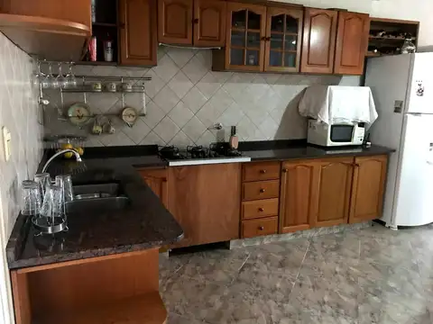 Importante inmueble 27 de febrero 5300 Dos casas en una