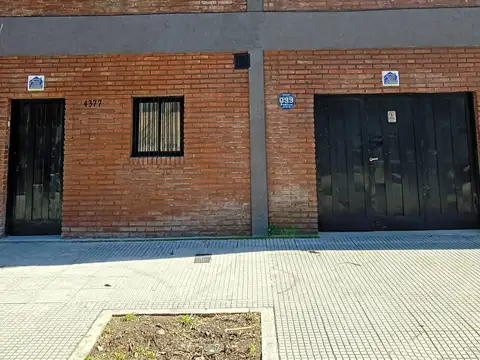 EXCELENTE GALPON DE 230 METROS EN 3 PLANTAS EN PERFECTAS CONDICIONES