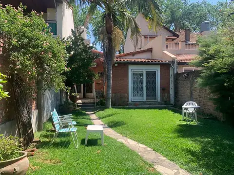 Venta casa con garage a reciclar en una planta San Andres