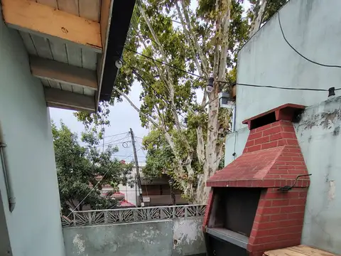 p.h de 3 ambientes planta baja al frente terraza