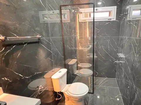 VENTA CASA EN LA PLATA