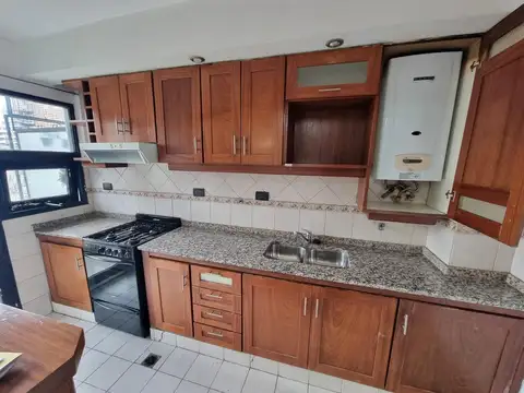 Departamento en Alquiler en Abasto, $ 350.000