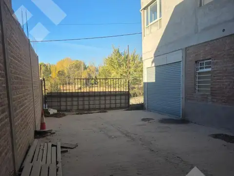 En Alquiler | Galpon de 288 m2 | Calle Pellegrini | Plottier