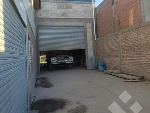 En Alquiler | Galpon de 288 m2 | Calle Pellegrini | Plottier