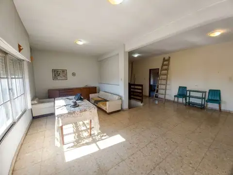 VENTA PH 4 AMBIENTES CON DEPOSITO QUILMES OESTE