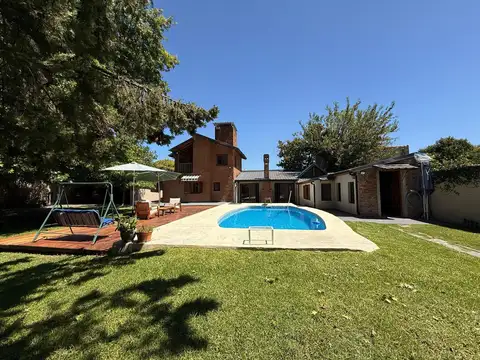 CASA VENTA SIN EXPENSAS JARDIN PILETA QUINCHO PERMUTA