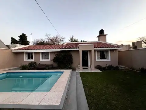 Casa en Venta en Lomas Este, USD 160.000