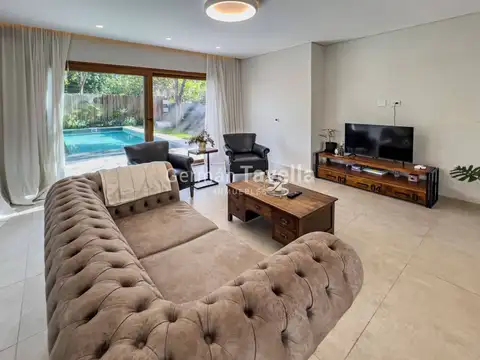 VENTA CASA 7 AMBIENTES EN PARQUE LELOIR