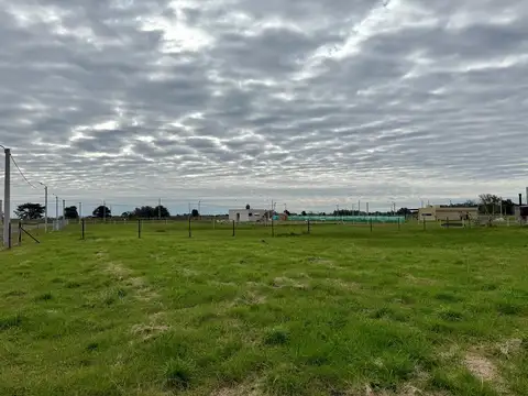 Venta. Lote 1500 m2. Las Acacias. Los Pinos. Exaltacion de la Cruz -