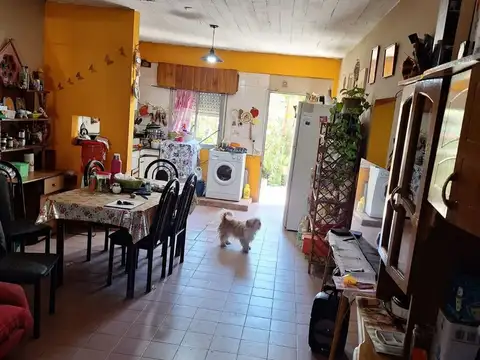Casa 5 ambientes con 2 baños