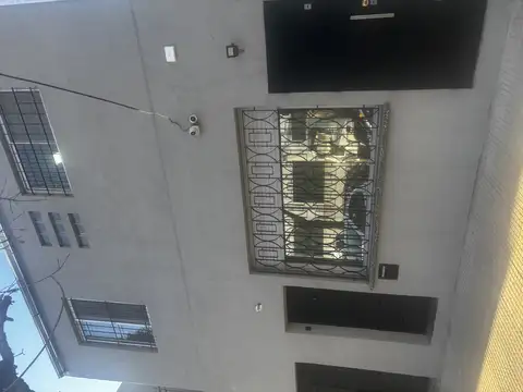 Casa- Oficina - depósito en Mataderos! Usos múltiples.