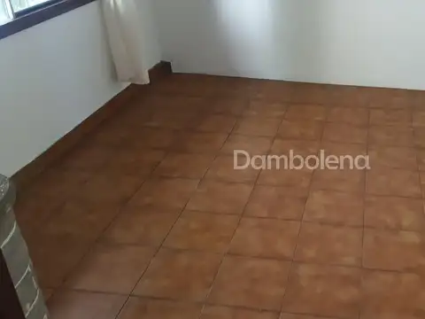Casa en Alquiler con 1 cochera
