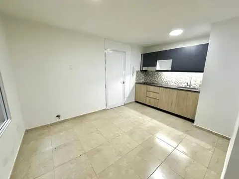 Duplex de 1 dormitorio con patio, reciclado, Lourdes, Rosario
