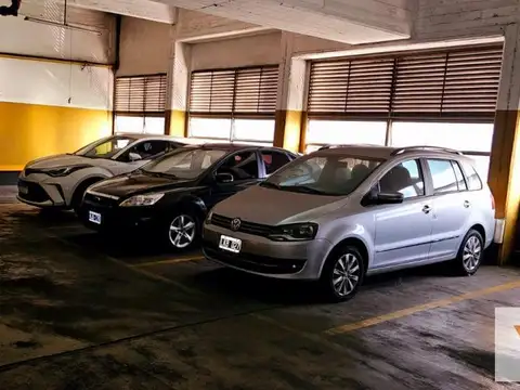 Cochera en venta - 16Mts2 - Flores Norte